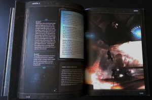 Et tilfældigt opslag i bogen. Stemningsfyldte billeder og farvetryk hele vejen igennem.